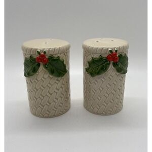 Vintage Otagiri Salt and Pepper Shakers Christmas‎ Holly and Berry Basket Weave